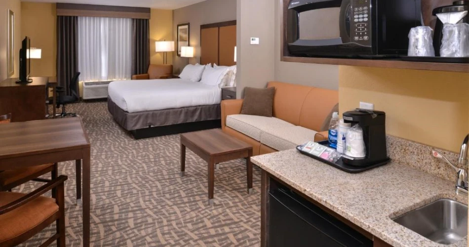 Luxury, Comfort, and Budget Stays Near Antelope Canyon, AZ