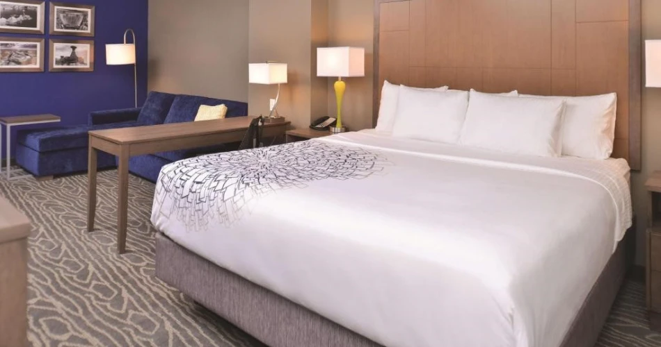 Luxury, Comfort, and Budget Stays Near Antelope Canyon, AZ