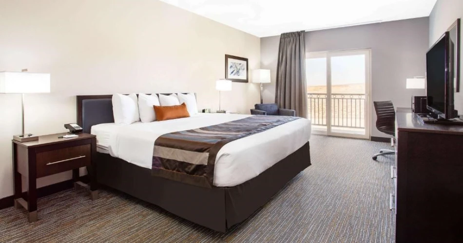 Luxury, Comfort, and Budget Stays Near Antelope Canyon, AZ