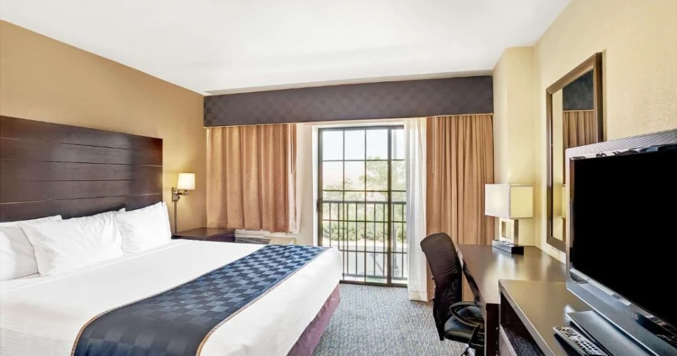 Experience Comfort and Convenience with Antelope Canyon Lodging