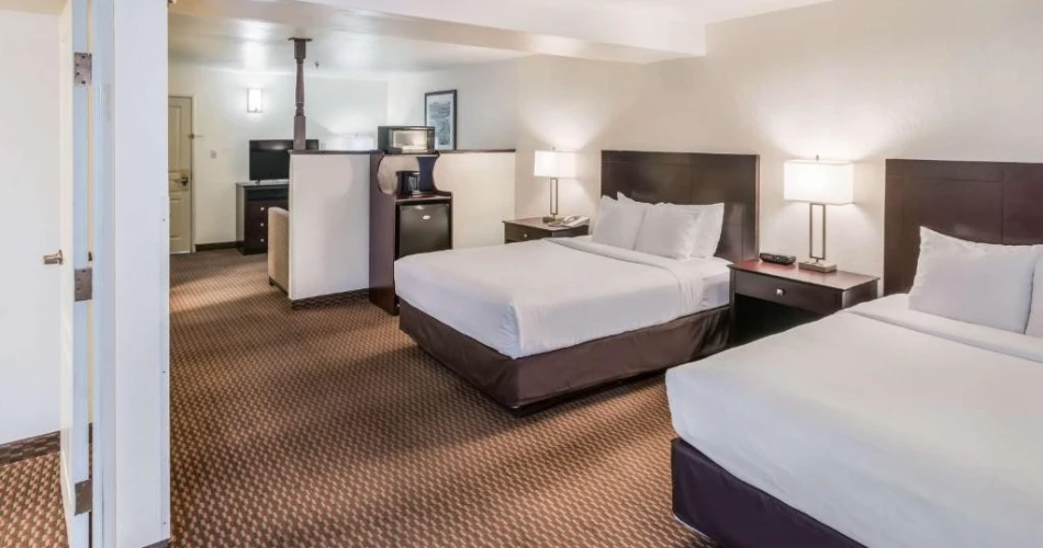 Where to Stay Near Lower Antelope Canyon: Top Hotel Options