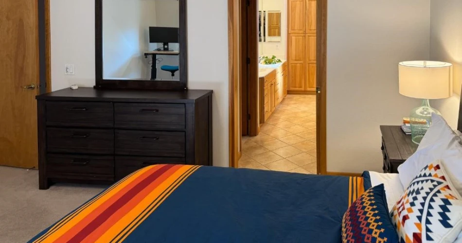 Luxury and Comfort: Top Accommodations Near Lower Antelope Canyon in Paris