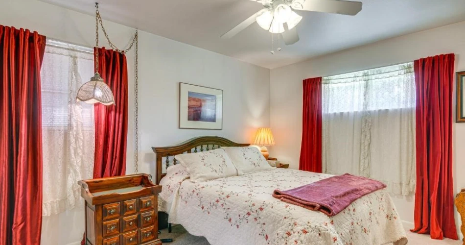 Luxury and Comfort: Top Accommodations Near Lower Antelope Canyon in Paris